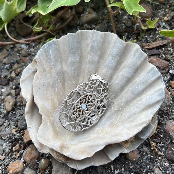 NIB Tiger's Eye Solitaire Pendant in Platinum Over Copper with Magnet Therapy - Picture 4 of 6